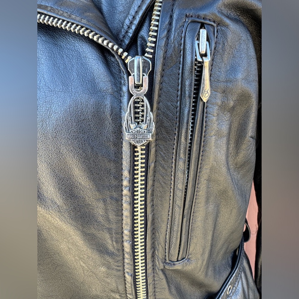 Women’s Vintage Harley-Davidson Leather Jacket - Picture 6 of 11